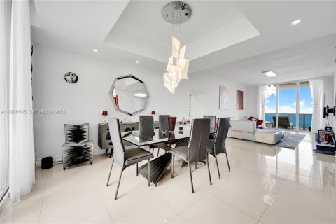 Condo in Sunny Isles Beach, Florida, 3 bedrooms № 2145927 - photo 10