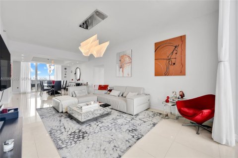 Condo in Sunny Isles Beach, Florida, 3 bedrooms № 2145927 - photo 5