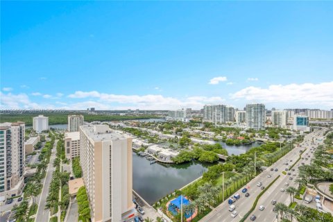 Condo in Sunny Isles Beach, Florida, 3 bedrooms № 2145927 - photo 26