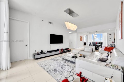 Condo in Sunny Isles Beach, Florida, 3 bedrooms № 2145927 - photo 6