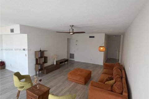 Copropriété à louer à Bay Harbor Islands, Floride: 1 chambre, 86.31 m2 № 1986495 - photo 7