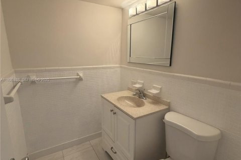 Copropriété à louer à Bay Harbor Islands, Floride: 1 chambre, 86.31 m2 № 1986495 - photo 6