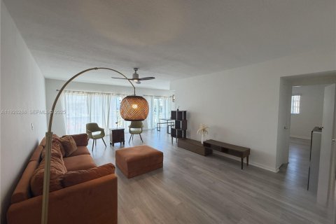 Condo à Bay Harbor Islands, Floride, 1 chambre  № 1986495