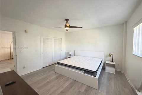 Copropriété à louer à Bay Harbor Islands, Floride: 1 chambre, 86.31 m2 № 1986495 - photo 11