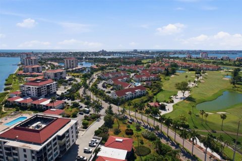 Condo in Saint Petersburg, Florida, 2 bedrooms  № 2149083 - photo 30