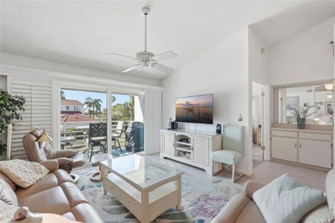 Condo in Saint Petersburg, Florida, 2 bedrooms  № 2149083 - photo 10