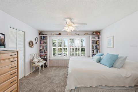 Condo in Saint Petersburg, Florida, 2 bedrooms  № 2149083 - photo 18
