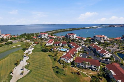 Condo in Saint Petersburg, Florida, 2 bedrooms  № 2149083 - photo 28