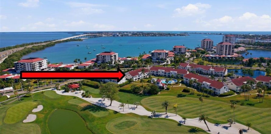 Condo in Saint Petersburg, Florida, 2 bedrooms  № 2149083