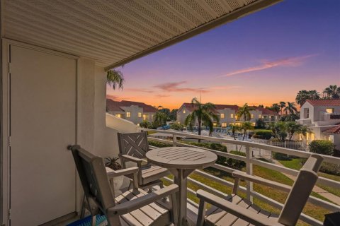 Condo in Saint Petersburg, Florida, 2 bedrooms  № 2149083 - photo 22