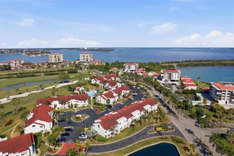 Condo in Saint Petersburg, Florida, 2 bedrooms  № 2149083 - photo 27