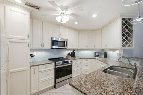Condo in Saint Petersburg, Florida, 2 bedrooms  № 2149083 - photo 6