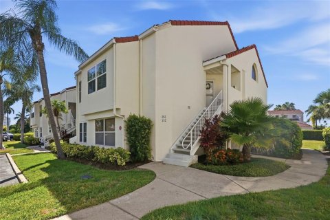 Condo in Saint Petersburg, Florida, 2 bedrooms  № 2149083 - photo 2