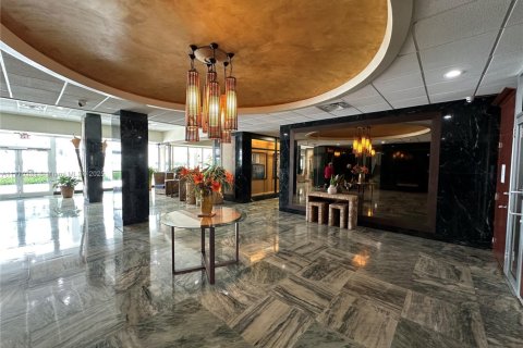 Condominio en venta en Sunny Isles Beach, Florida, 1 dormitorio, 70.79 m2 № 1868202 - foto 25