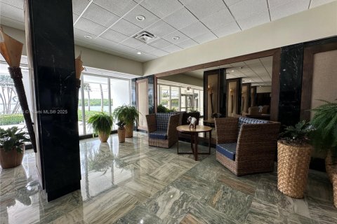 Condominio en venta en Sunny Isles Beach, Florida, 1 dormitorio, 70.79 m2 № 1868202 - foto 27