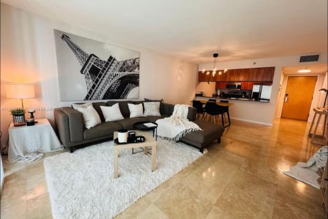 Condo in Miami, Florida, 1 bedroom  № 2076735 - photo 4