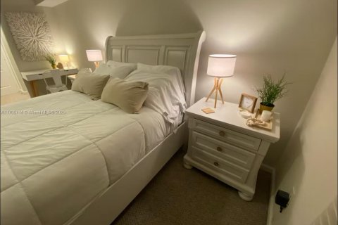 Condo in Miami, Florida, 1 bedroom  № 2076735 - photo 19