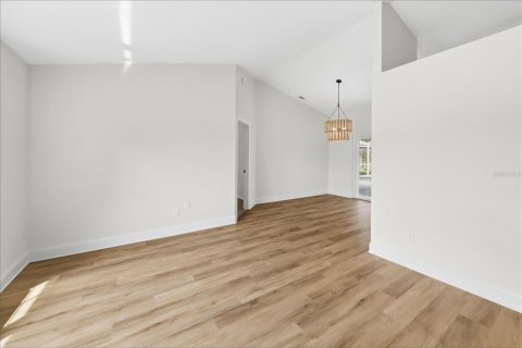 Villa ou maison à vendre à Melbourne, Floride: 3 chambres, 159.98 m2 № 2398846 - photo 4