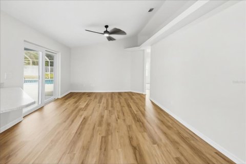 Villa ou maison à vendre à Melbourne, Floride: 3 chambres, 159.98 m2 № 2398846 - photo 2