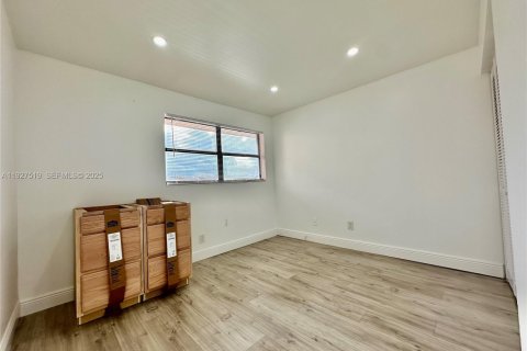 Снять в аренду кондоминиум в Мирамар, Флорида 2 спальни, 76.18м2, № 1986287 - фото 4