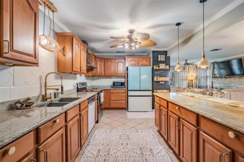 Villa ou maison à vendre à Tarpon Springs, Floride: 5 chambres, 242.38 m2 № 2207379 - photo 8