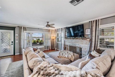 Villa ou maison à vendre à Tarpon Springs, Floride: 5 chambres, 242.38 m2 № 2207379 - photo 4
