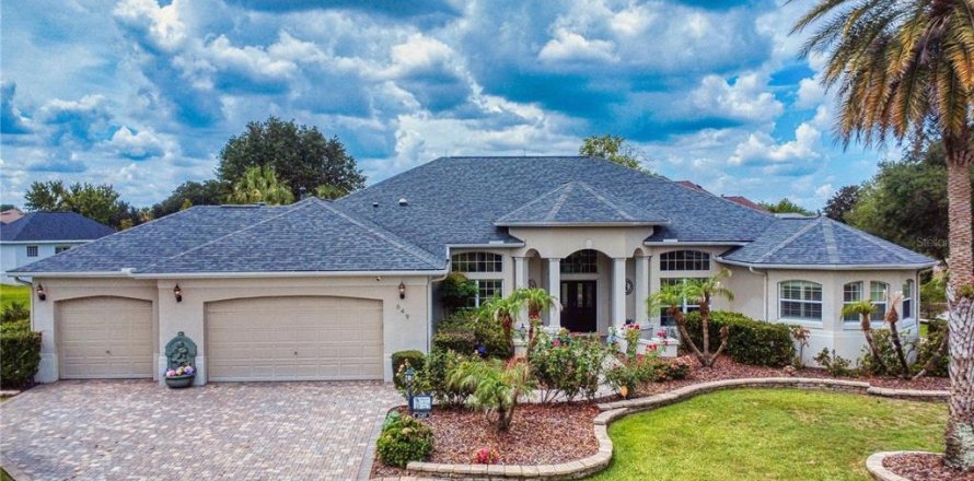 Villa ou maison à The Villages, Floride 4 chambres, 342.07 m2 № 2206779