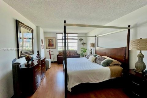 Condominio en venta en Sunny Isles Beach, Florida, 2 dormitorios, 113.34 m2 № 2189849 - foto 15