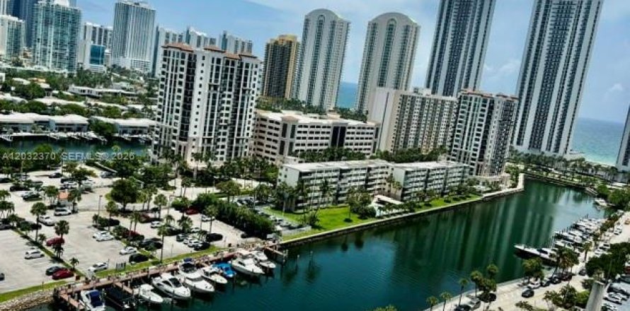 Condominio en Sunny Isles Beach, Florida, 2 dormitorios  № 2189849