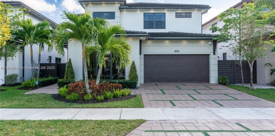 Villa ou maison à Miami Lakes, Floride 5 chambres, 291.25 m2 № 1768317