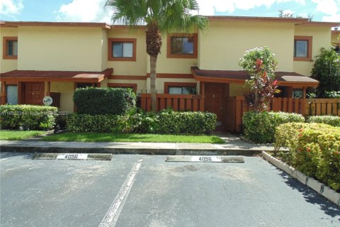Touwnhouse à vendre à Sunrise, Floride: 2 chambres, 107.02 m2 № 1930317 - photo 3