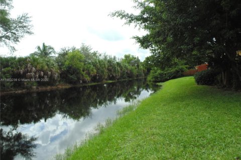 Touwnhouse à vendre à Sunrise, Floride: 2 chambres, 107.02 m2 № 1930317 - photo 18