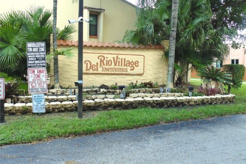 Touwnhouse à vendre à Sunrise, Floride: 2 chambres, 107.02 m2 № 1930317 - photo 2