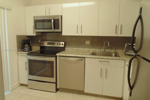 Touwnhouse à vendre à Sunrise, Floride: 2 chambres, 107.02 m2 № 1930317 - photo 7