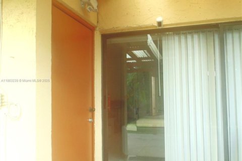 Touwnhouse à vendre à Sunrise, Floride: 2 chambres, 107.02 m2 № 1930317 - photo 17