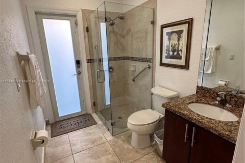Immobilier commercial à louer à Miami, Floride № 1838695 - photo 8