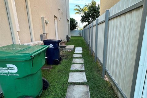 Immobilier commercial à louer à Miami, Floride № 1838695 - photo 10