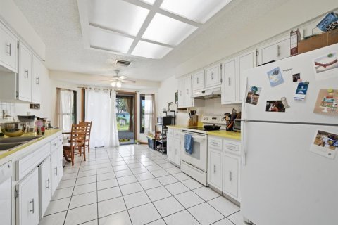 Casa en venta en Spring Hill, Florida, 2 dormitorios, 141.95 m2 № 2203131 - foto 4