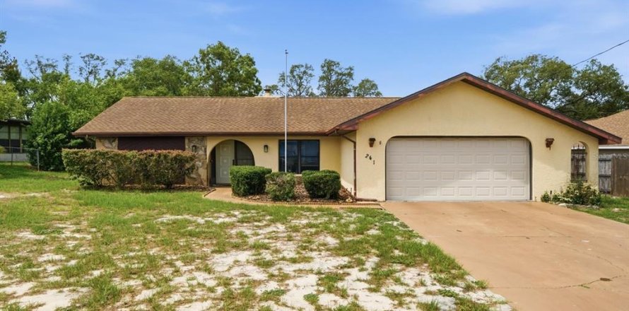 Casa en Spring Hill, Florida 2 dormitorios, 141.95 m2 № 2203131