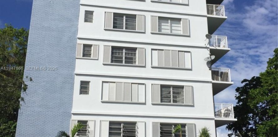 Condominio en Hollywood, Florida, 1 dormitorio  № 2025849