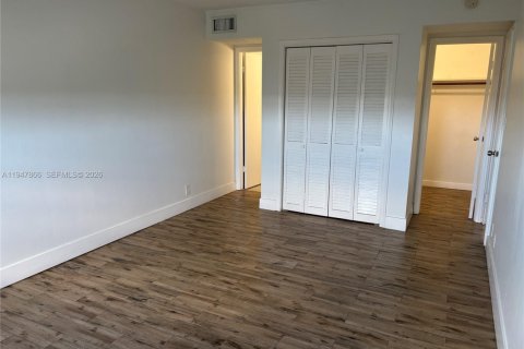 Condominio en venta en Hollywood, Florida, 1 dormitorio, 83.43 m2 № 2025849 - foto 19