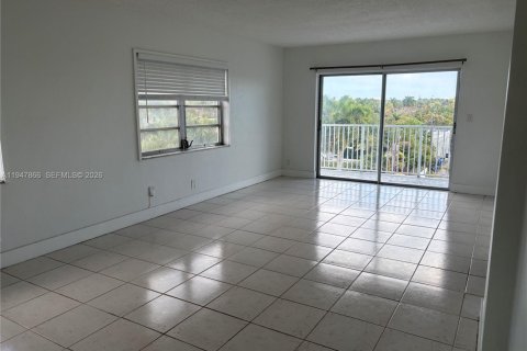 Condominio en venta en Hollywood, Florida, 1 dormitorio, 83.43 m2 № 2025849 - foto 13