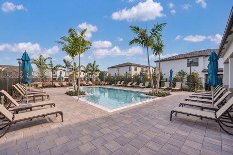 Touwnhouse à vendre à Pembroke Pines, Floride: 3 chambres, 163.14 m2 № 2240962 - photo 15