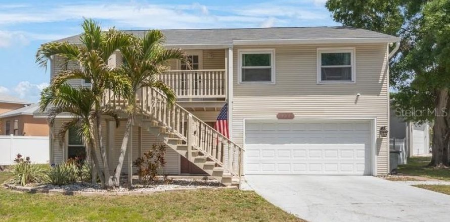 Casa en Tarpon Springs, Florida 4 dormitorios, 184.04 m2 № 1612913