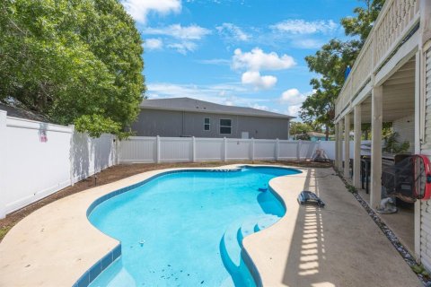 Casa en venta en Tarpon Springs, Florida, 4 dormitorios, 184.04 m2 № 1612913 - foto 30