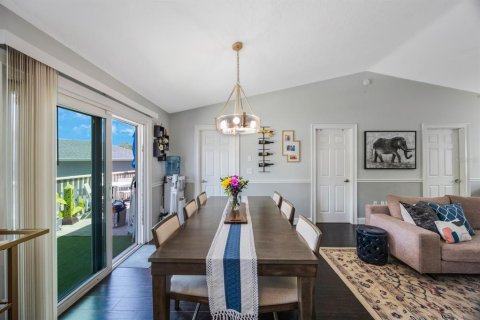 Casa en venta en Tarpon Springs, Florida, 4 dormitorios, 184.04 m2 № 1612913 - foto 7