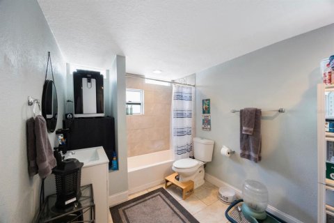 Casa en venta en Tarpon Springs, Florida, 4 dormitorios, 184.04 m2 № 1612913 - foto 29