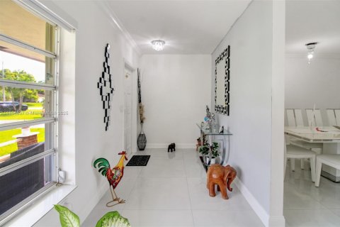 House in Davie, Florida 2 bedrooms, 125.42 sq.m. № 1739855 - photo 8