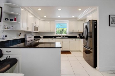 House in Davie, Florida 2 bedrooms, 125.42 sq.m. № 1739855 - photo 15