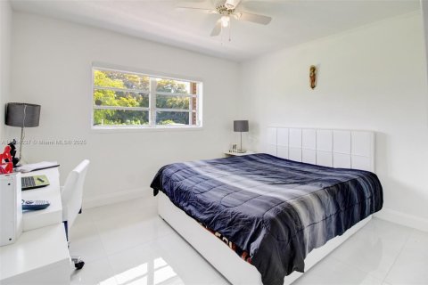 House in Davie, Florida 2 bedrooms, 125.42 sq.m. № 1739855 - photo 22